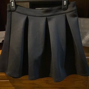 Medium black skater skirt.